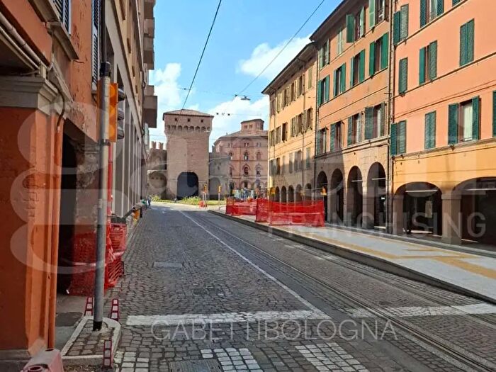 Appartamento bilocale in vendita in Via San Felice, Bologna