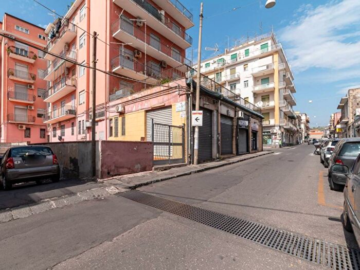 Appartamento trilocale in vendita in Via del Bosco, Barriera Leucatia, Catania