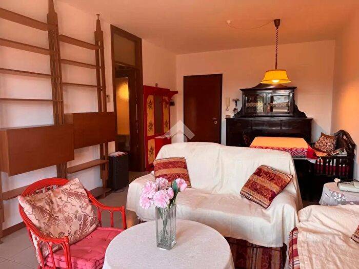 Appartamento trilocale in affitto in Via Alba, Udine