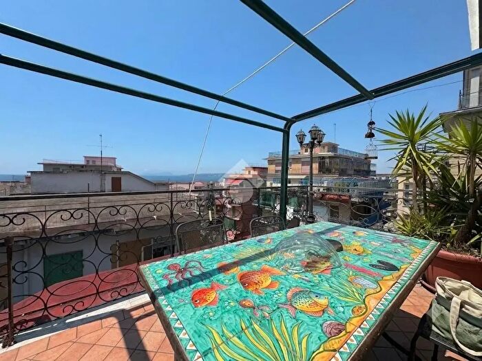 Appartamento con 5 locali in vendita in Via Casa Conte, Portici