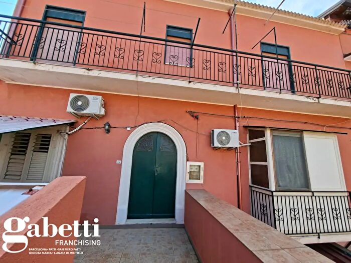 Appartamento trilocale in vendita in Via Pacini, Patti