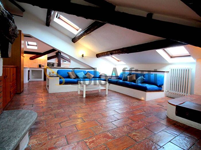 Appartamento trilocale in affitto in Viale Italia, Malgrate