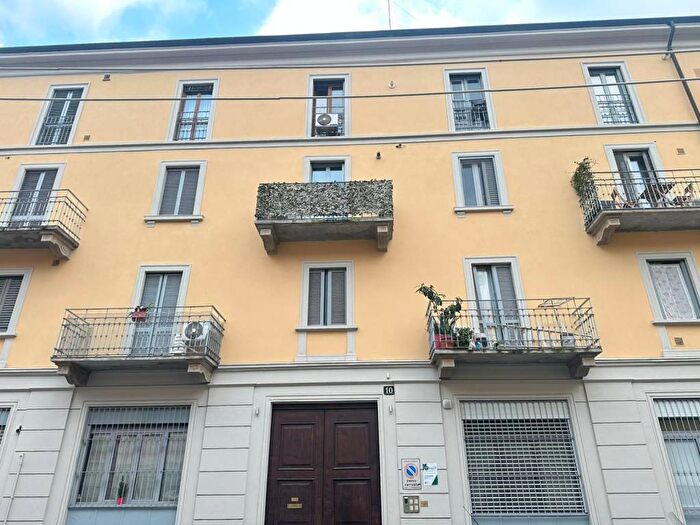 Appartamento monolocale in affitto in Via Paolo Frisi, Porta Venezia, Milano