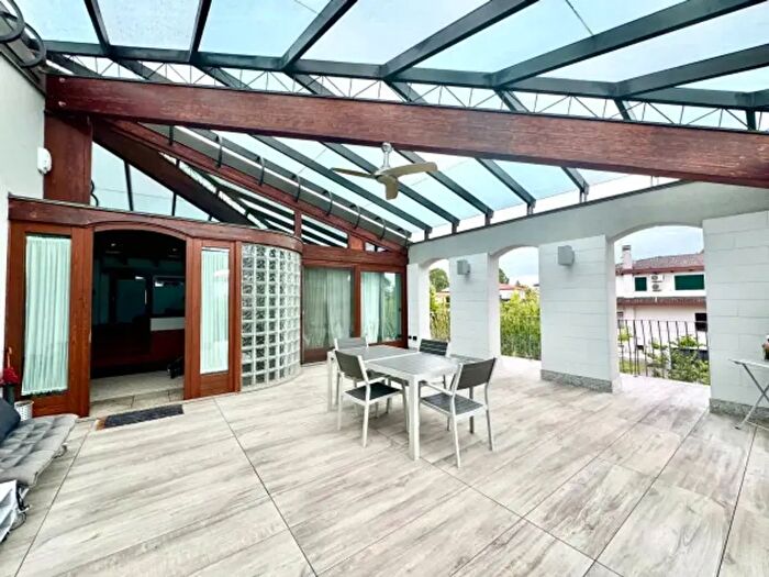 Casa con 6 locali in vendita in Via Riviera del Brenta, Fiesso DArtico