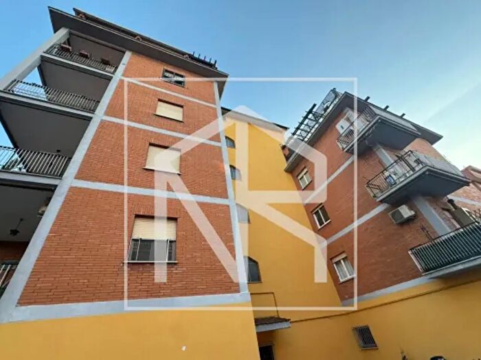 Appartamento trilocale in vendita in Via dellAstore, Roma