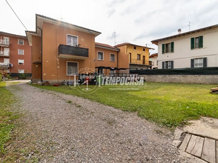 Casa quadrilocale in vendita in Via Guglielmo Marconi, Seriate