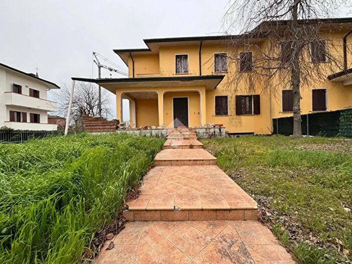 Casa con 5 locali in vendita in Via Perosa, Monselice