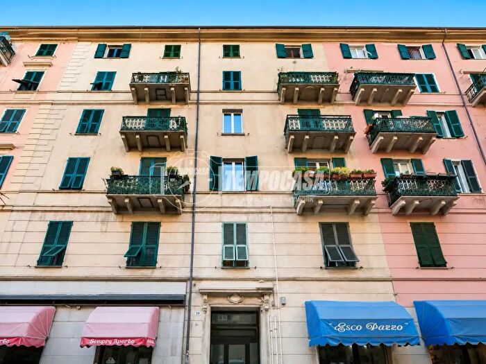 Appartamento bilocale in vendita in Via Montenotte, Savona