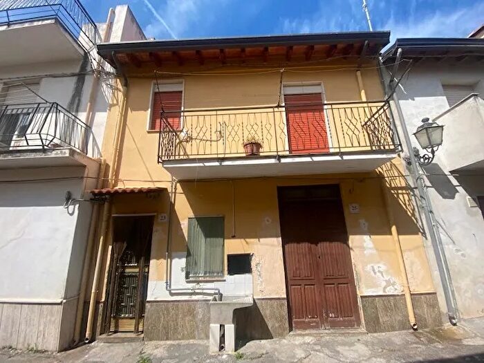 Casa quadrilocale in vendita in Vico Secondo Torrente Idria, Barcellona Pozzo Di Gotto