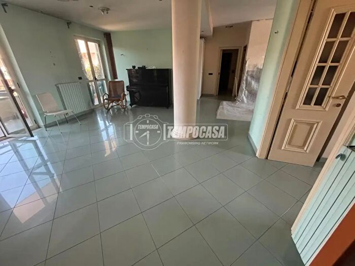 Appartamento quadrilocale in vendita in Via Pozzolaniello Isola F, Giugliano In Campania