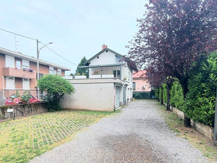 Case in Vendita e in Affitto - 2