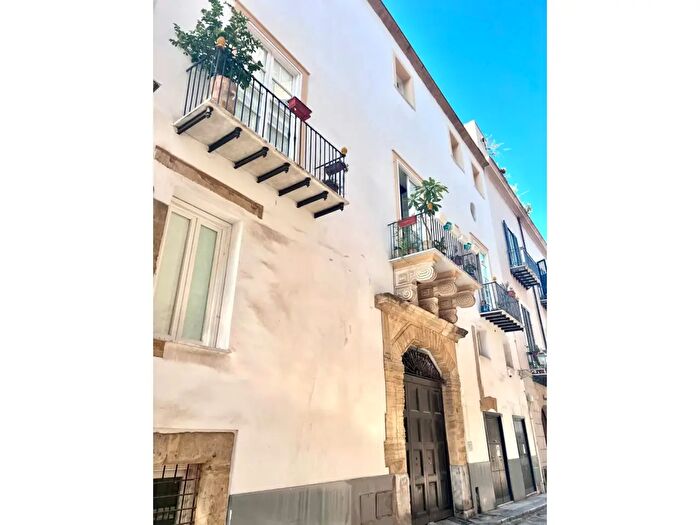 Appartamento bilocale in affitto in Via Alloro, Palermo