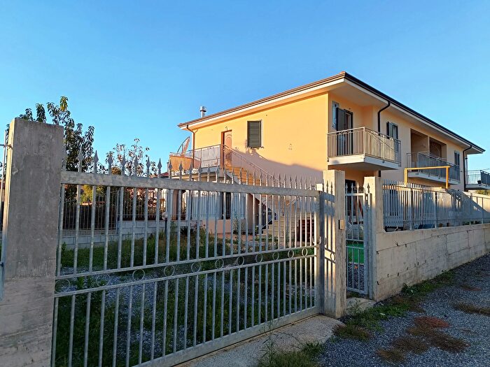 Casa trilocale in vendita in Strada Statale Tirrena Inferiore, Diamante