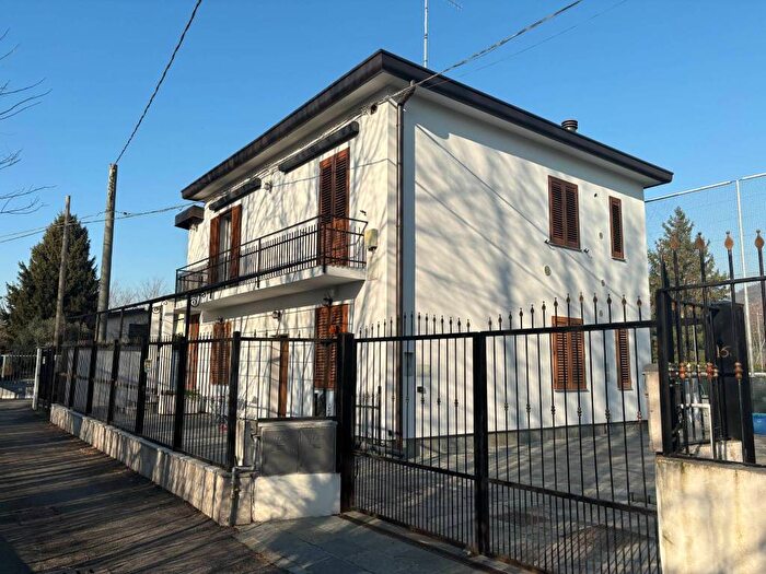 Case in Vendita e in Affitto - 2