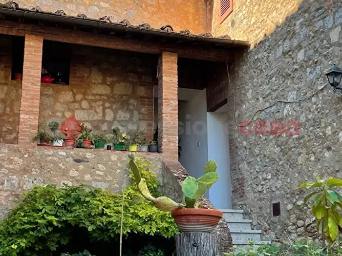 Appartamento trilocale in affitto in Strada di Vico Alto, Siena