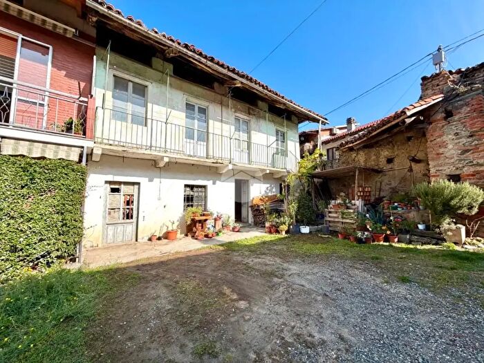 Casa con 6 locali in vendita in Via Reano, Buttigliera Alta