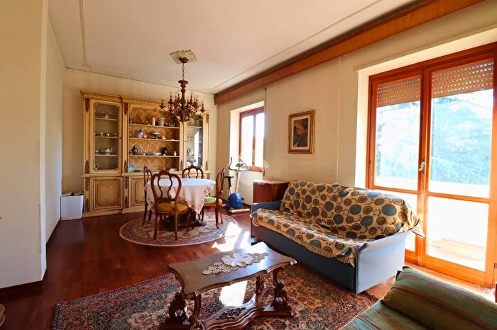 Appartamento quadrilocale in vendita in Viale Trento, Terni