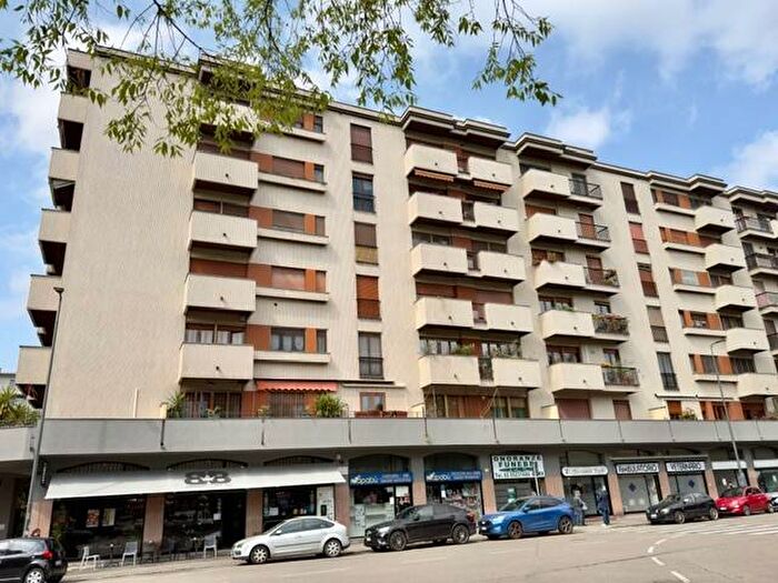 Case in Vendita e in Affitto - 2