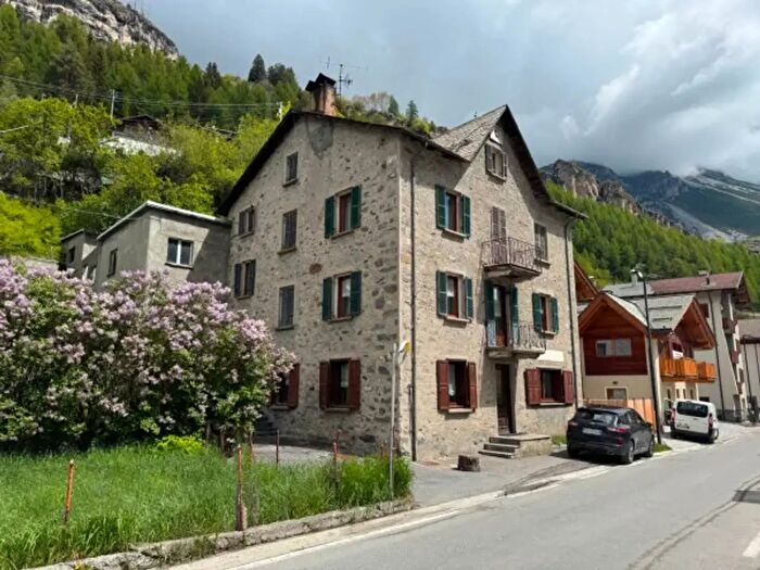 Casa con 6 locali in vendita in Via Aprile, Valdidentro