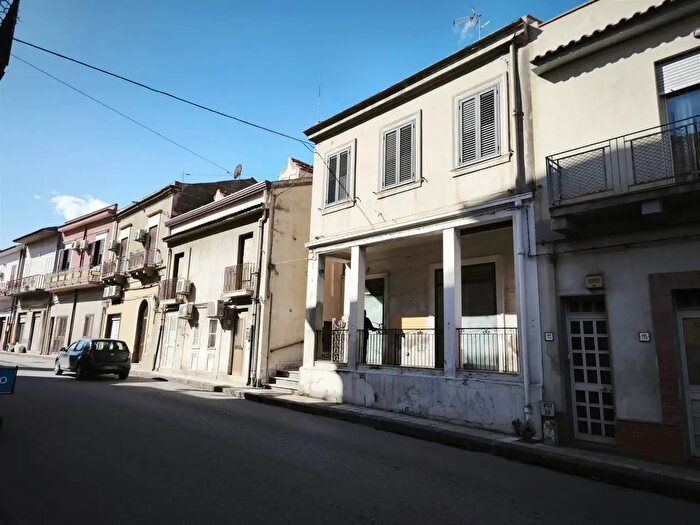 Casa trilocale in vendita in Corso Umberto I, Nizza Di Sicilia