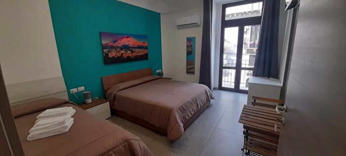 Appartamento quadrilocale in vendita in Via Vittorio Emanuele Catania, Catania