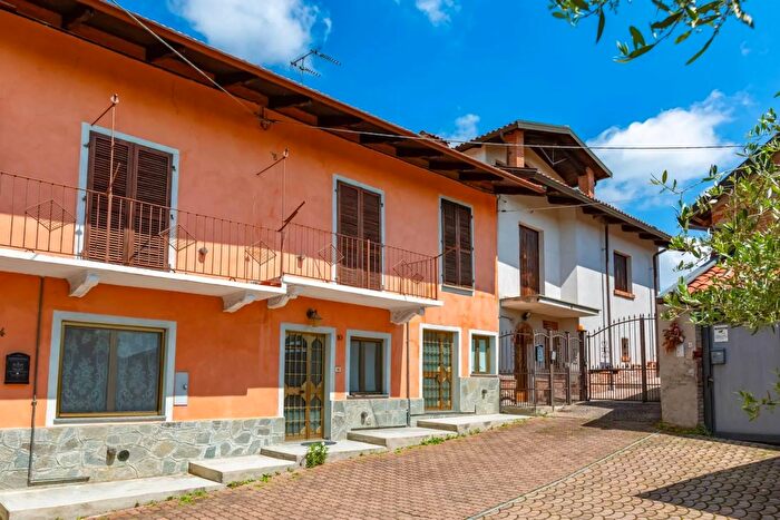 Casa con 7 locali in vendita in Via Villa Cavagnolo, Cavagnolo