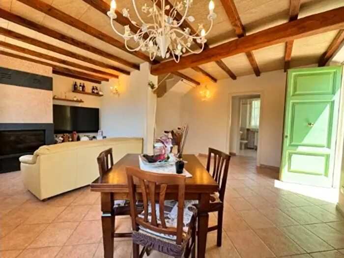 Casa con 5 locali in vendita in Seravezza