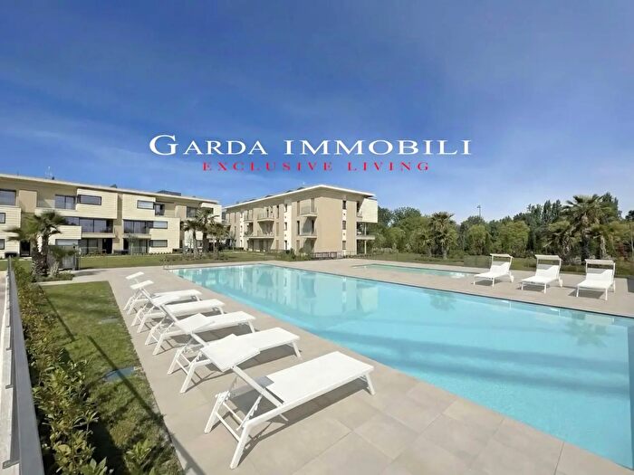 Appartamento trilocale in vendita in Via Coorti Romane, Sirmione