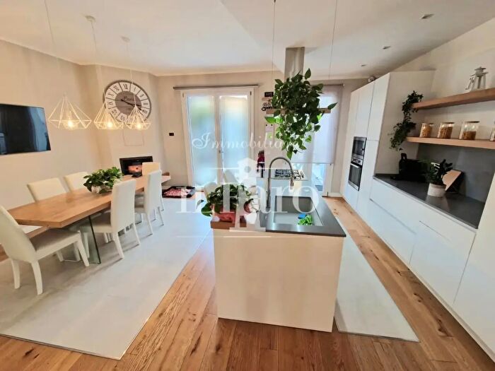Casa con 5 locali in vendita in Martino, Campi Bisenzio