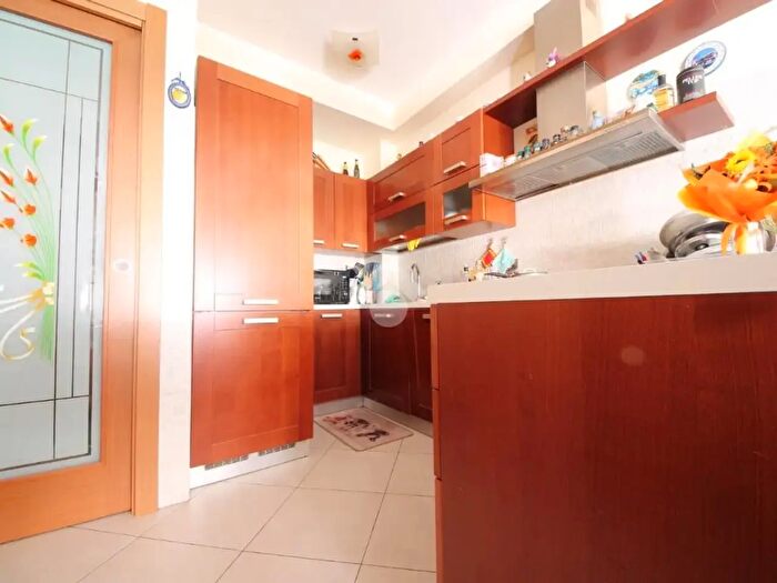 Appartamento trilocale in vendita in Via del Ghirlandaio, Trieste