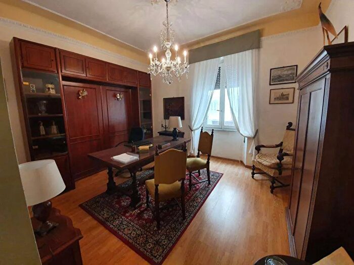 Appartamento quadrilocale in vendita in Ancona