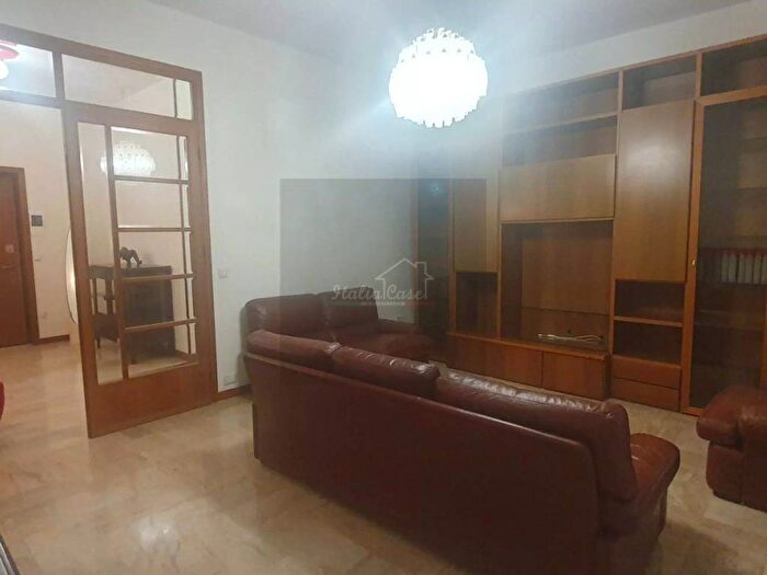 Appartamento quadrilocale in affitto in Via Giovanni Negri, Dante Cheope, Piacenza