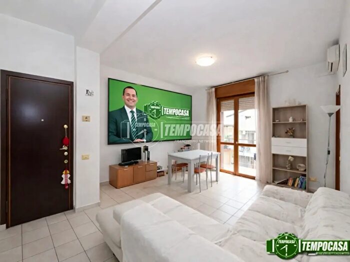 Appartamento trilocale in vendita in Via Giornate, Muggiò