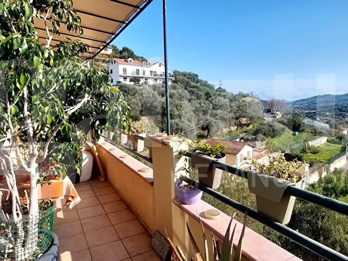 Appartamento bilocale in vendita in Strada delle Ginestre Snc, Dolcedo