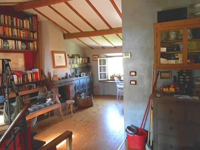 Casa con 5 locali in vendita in Avane Pi, Vecchiano