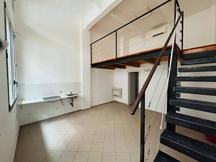 Appartamento monolocale in affitto in Via Tucidide, Ortica, Milano