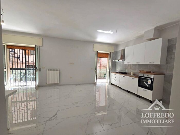 Appartamento trilocale in affitto in Centro, Acerra