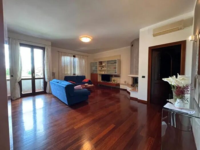 Appartamento con 5 locali in vendita in Via Giacomo Puccini, San Possidonio