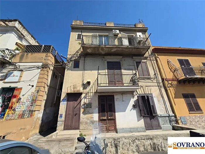 Appartamento trilocale in vendita in Palermo