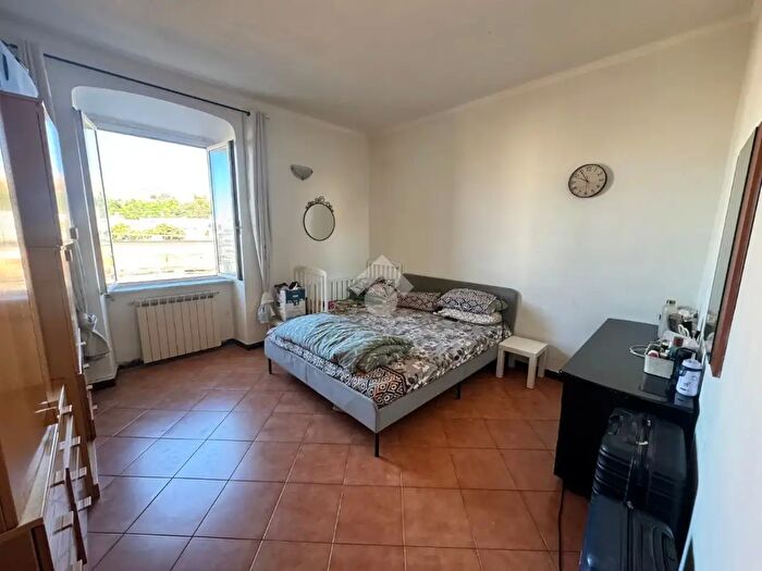 Appartamento con 5 locali in vendita in Via Carlo Orgiero, Genova