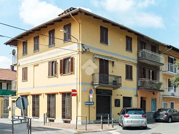Appartamento trilocale in vendita in Via Andrea d'Oria, Cirie'