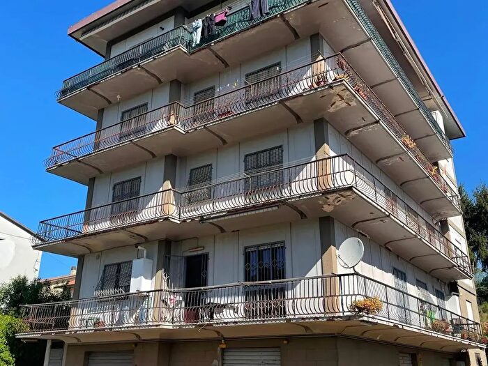 Appartamento con 6 locali in vendita in Via Fontana Bracchi, Colleferro