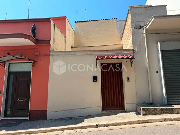 Casa con 6 locali in vendita in Via Daunia, Monticelli Croci, Andria