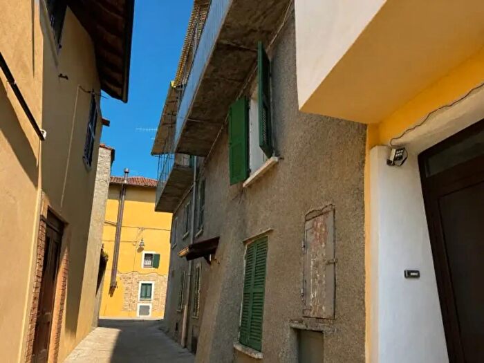 Casa quadrilocale in vendita in Piazza San Guido, Acqui Terme