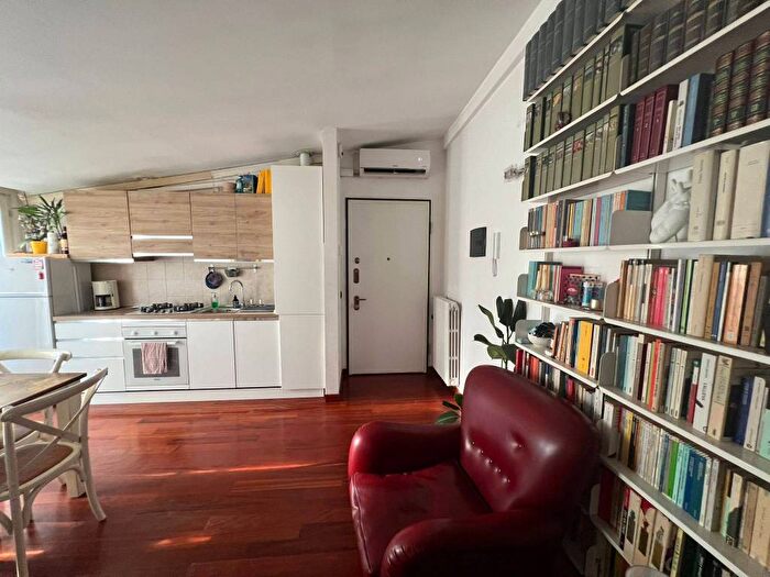 Appartamento bilocale in affitto in Via Antonio Pollaiuolo, Isola, Milano