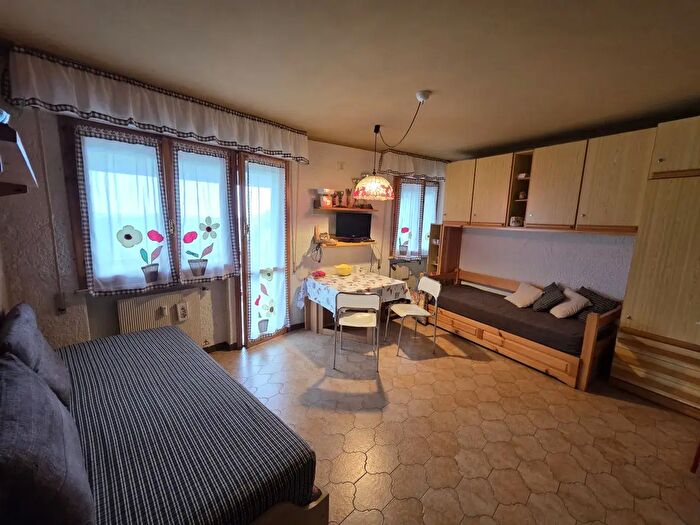 Appartamento monolocale in vendita in Viola