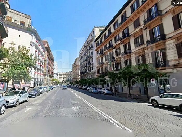 Appartamento bilocale in affitto in Via Guglielmo Sanfelice, Napoli