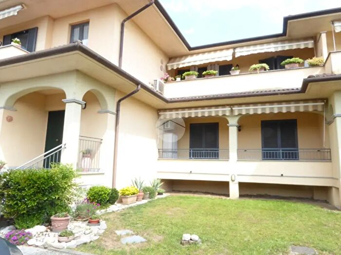 Appartamento trilocale in vendita in Via Enrico Fermi, Pieve Porto Morone