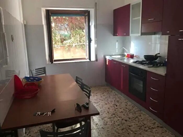 Appartamento trilocale in affitto in Via Sibari, Catanzaro