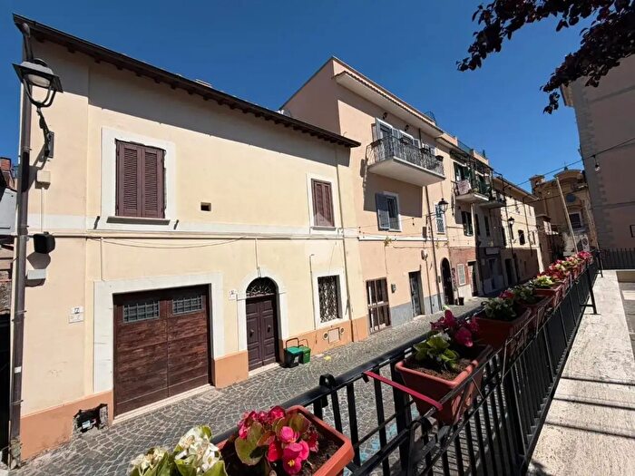 Appartamento bilocale in vendita in Piazza della Libertà, Colonna